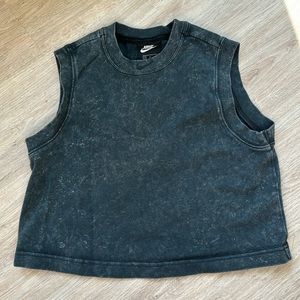 Nike cropped sleeveless shirt